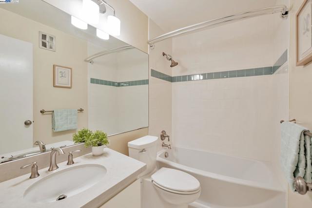 675 Sharon Park Dr, Menlo Park CA: https://media.crmls.org/mediaz/3ef558d4-4ed4-4809-871f-b03035efeb7d.jpg