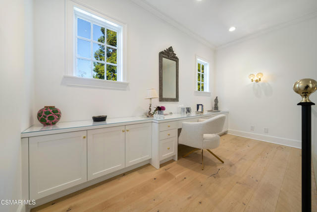 2160 Marshbrook Road, Thousand Oaks CA: https://media.crmls.org/mediaz/3ef55d1f-b7af-4c0b-b0c0-9bd3bc6dabd3.jpg