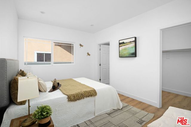 1050 W 48th Street, Los Angeles CA: https://media.crmls.org/mediaz/3ef560c4-6302-4af7-a3f1-90f446cb51b1.jpg