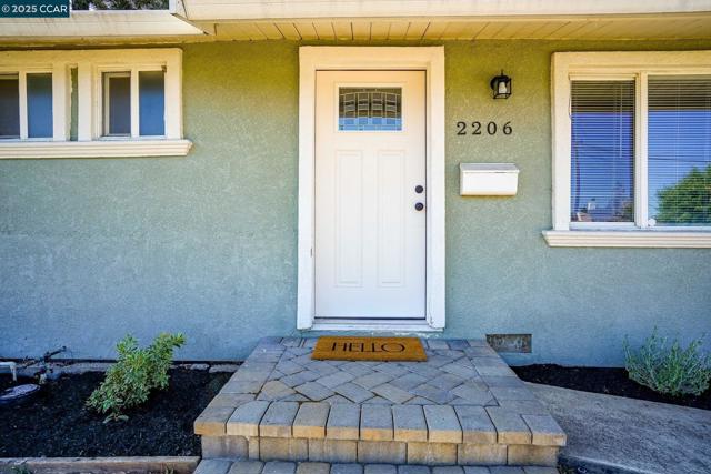 2206 Gehringer Dr, Concord CA: https://media.crmls.org/mediaz/3ef56f92-cf0d-4932-b396-a8a40f3bd1d2.jpg