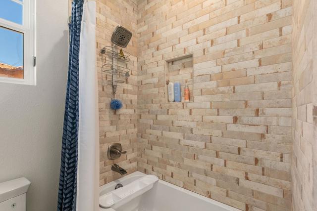 Image 38 of 74 For 1251 Holmgrove Drive