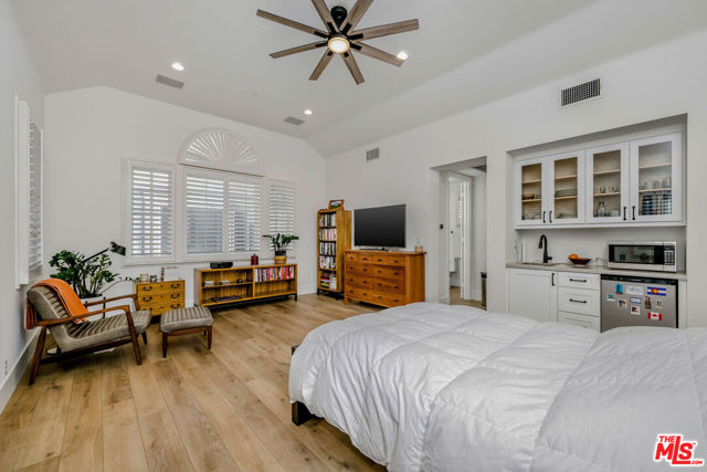 1 Falconridge Drive, Coto de Caza CA: https://media.crmls.org/mediaz/3ef5c6d3-d7a2-4b66-8b1e-0d6a0d22637a.jpg