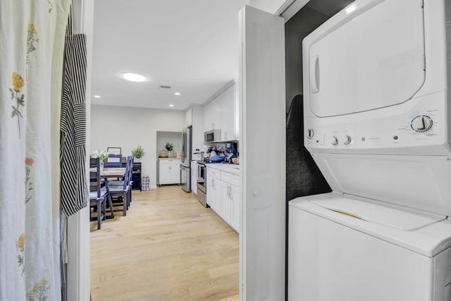 667 Cuesta Drive, Los Altos CA: https://media.crmls.org/mediaz/3ef5ccef-4465-4ae0-940a-5695f5fde1f6.jpg