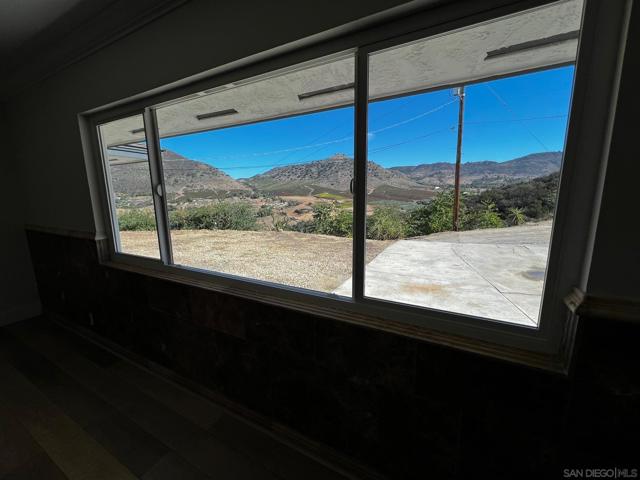 Image 5 of 28 For 11927 Keys Creek Rd
