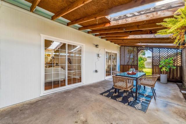 3049 Sunrise Circle, Marina CA: https://media.crmls.org/mediaz/3ef5f2db-8f37-4b21-81bb-1adf6d9bd451.jpg