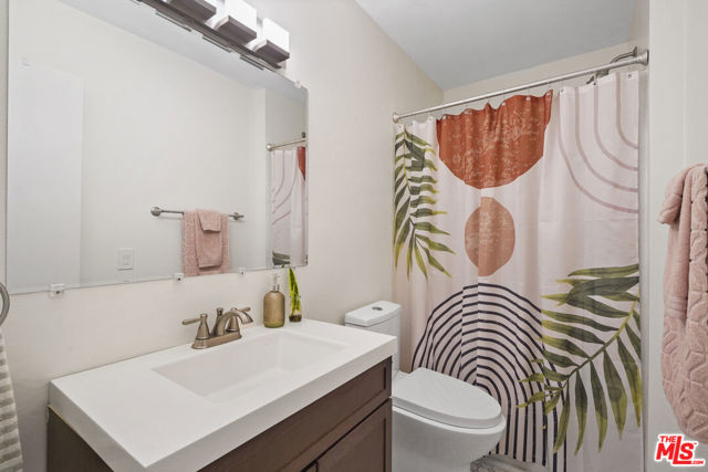 6472 Cavalleri Road, Malibu CA: https://media.crmls.org/mediaz/3ef67399-8a19-4772-a747-387bb3575c4f.jpg