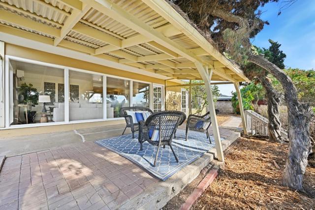 6371 Celia Vista Dr, San Diego CA: https://media.crmls.org/mediaz/3ef6ed49-75a5-4cac-941e-1e61dbe6c6fb.jpg