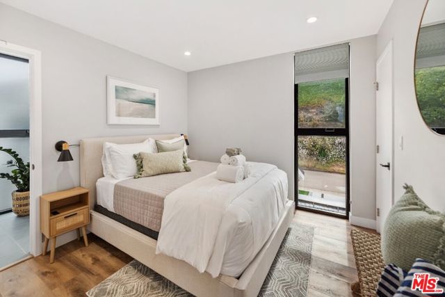 5830 Desert View Drive, La Jolla CA: https://media.crmls.org/mediaz/3ef793bb-0787-40cc-8f04-293a75b435a5.jpg