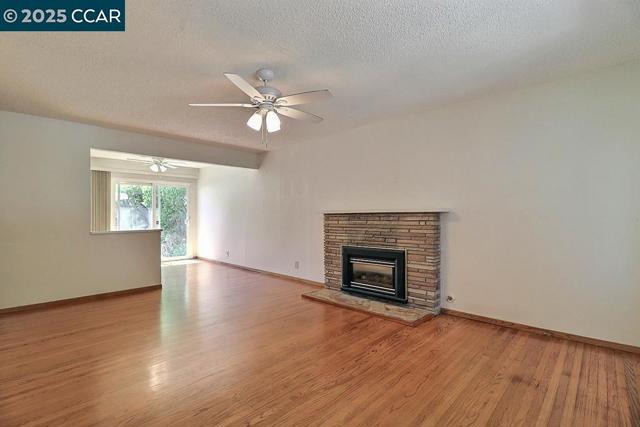 2465 Buena Vista Ave, Walnut Creek CA: https://media.crmls.org/mediaz/3ef8248f-7437-4c3d-a64f-3dd5ef4ad25d.jpg