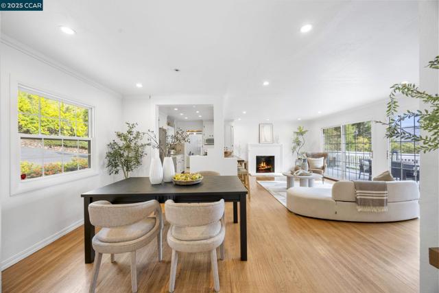 110 Twin Peaks Drive, Walnut Creek CA: https://media.crmls.org/mediaz/3ef8b244-3e97-4e5d-bf3f-8a357f1e7c28.jpg