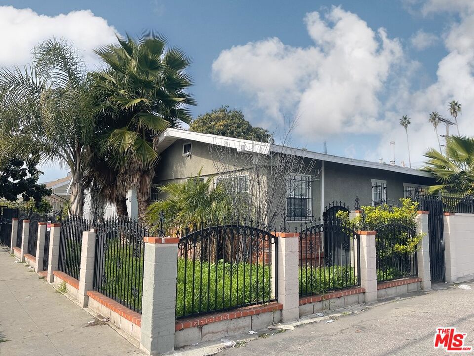 311 W Gage Avenue, Los Angeles, CA 90003