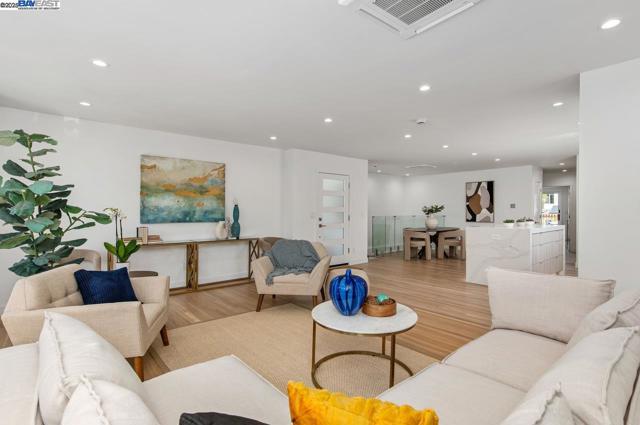 2356 15th St, San Francisco CA: https://media.crmls.org/mediaz/3efa71ca-3a1d-4c83-972a-922f2249e13b.jpg
