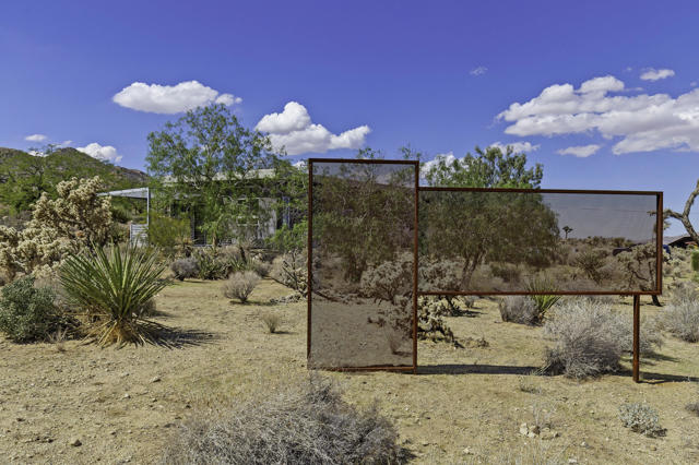 8744 Star Lane, Joshua Tree CA: https://media.crmls.org/mediaz/3efb0a53-9b84-4f54-b769-42f70a363ba5.jpg
