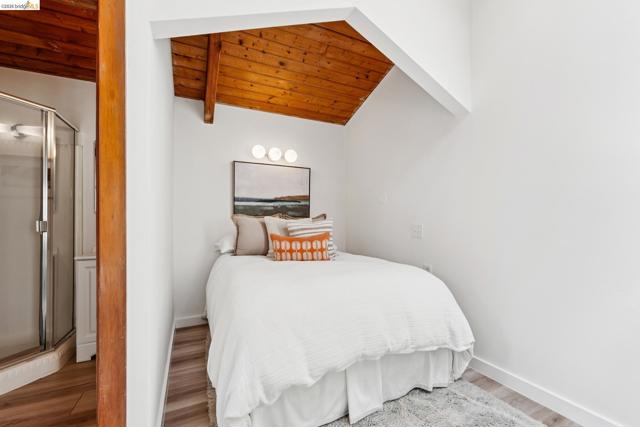 Image 54 of 60 For 2035 Francisco St