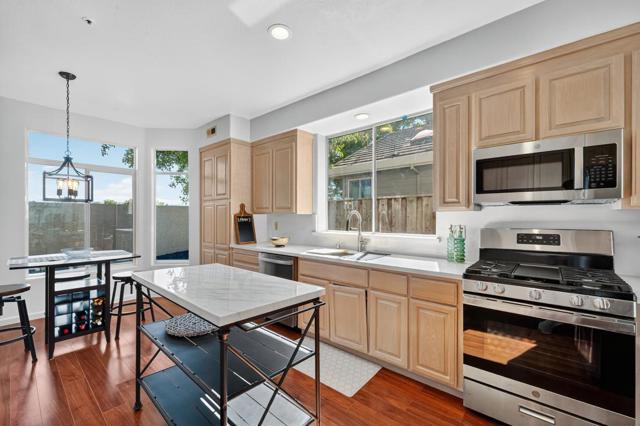 17671 Riverbend Road, Salinas CA: https://media.crmls.org/mediaz/3efc535b-c169-4b6f-bd4b-95d0fed7083d.jpg