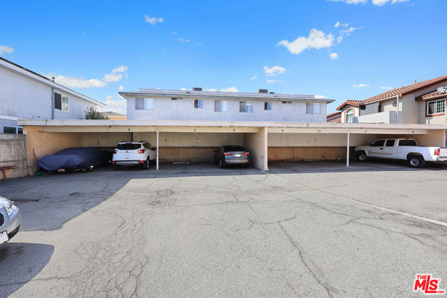 919 Carob Way, Montebello CA: https://media.crmls.org/mediaz/3efcc9ca-4739-4796-877a-648bcc665faf.jpg