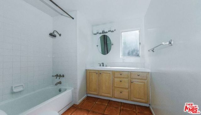 8090 Mulholland Drive, Los Angeles CA: https://media.crmls.org/mediaz/3efdcc0a-19f4-4dc7-a2ca-098ca21670a7.jpg