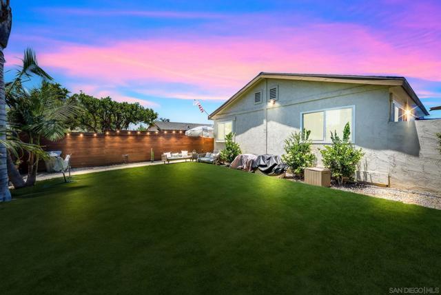 514 18 W 10th Ave, Escondido CA: https://media.crmls.org/mediaz/3efe6401-7daf-47d6-99da-eb94f2d75308.jpg