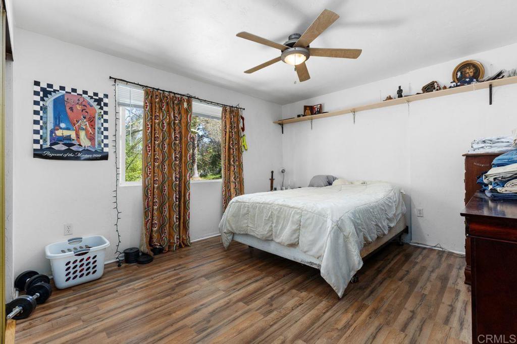 https://media.crmls.org/mediaz/3efe9c47-492f-42de-9277-691945fb519a.jpg?preset=X-Large