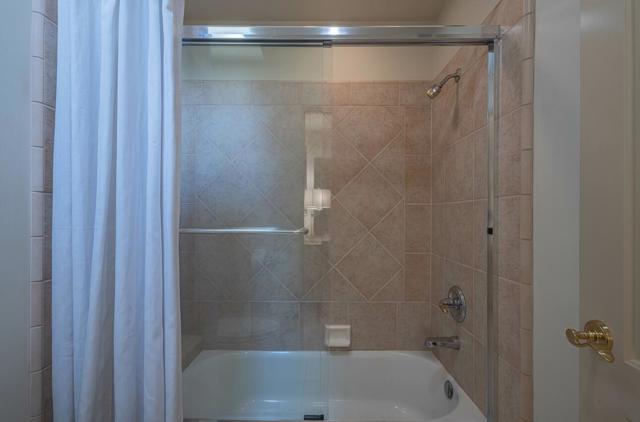 471 El Dorado Street, Monterey CA: https://media.crmls.org/mediaz/3efeae94-e114-443d-8064-8134ef43871c.jpg