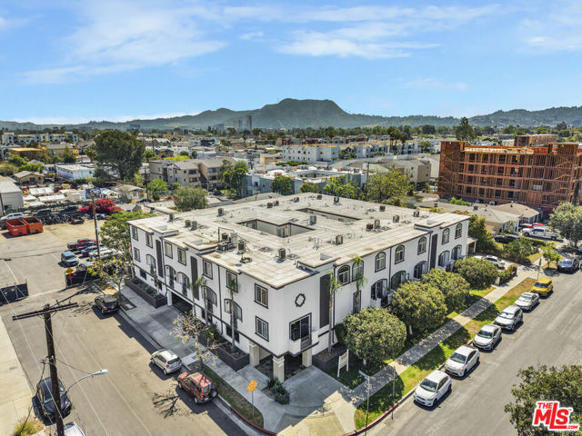 Image 17 of 32 For 5330 Satsuma Avenue