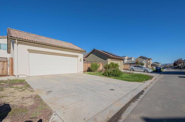 670 Bikle Drive, King City CA: https://media.crmls.org/mediaz/3efff649-d152-4f9d-8c8a-5bc20a2a512a.jpg