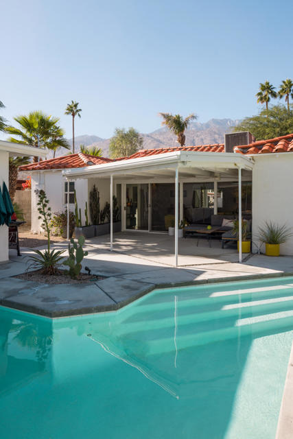 748 N Calle Rolph, Palm Springs CA: https://media.crmls.org/mediaz/3f000a0a-3e2a-47f5-9771-bbed99a253c6.jpg