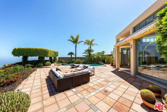 Drew Fenton | 1058 Vista Grande Drive Pacific Palisades CA | MLS: 7137758