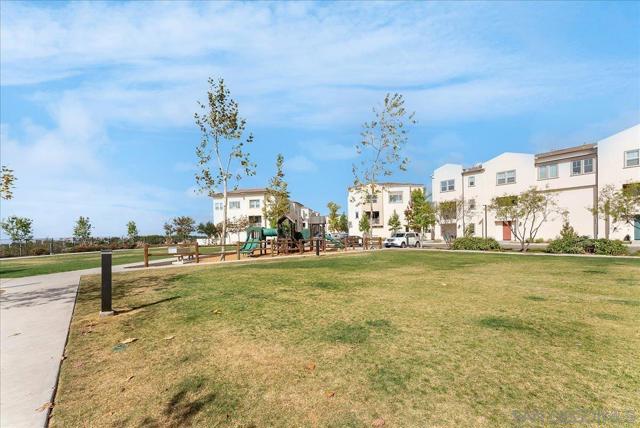 Image 23 of 38 For 5257 Beachfront Cove  181