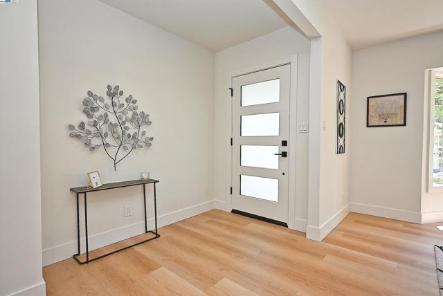 3208 McNutt, Walnut Creek CA: https://media.crmls.org/mediaz/3f01164e-96dc-4eb8-8d5f-900e8baaa013.jpg