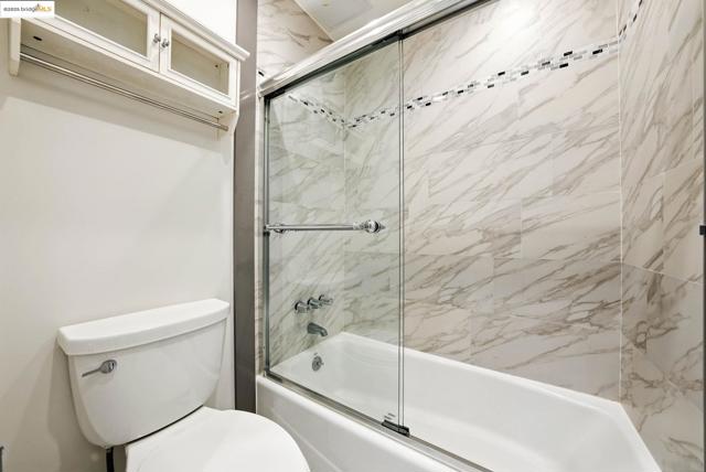 567 Oakland Ave., Oakland CA: https://media.crmls.org/mediaz/3f013c2f-f385-412f-8964-8e7474840b19.jpg