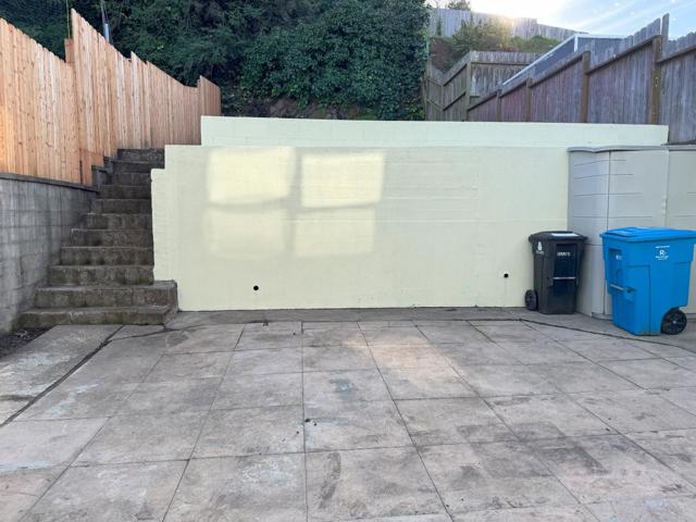 139 Bridgeview Drive, San Francisco CA: https://media.crmls.org/mediaz/3f013f6c-f9cc-4265-8a51-e680eccdce95.jpg