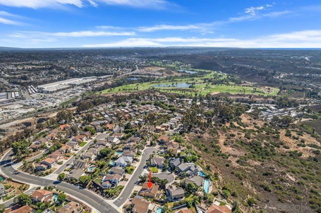 11666 Papagallo Court, San Diego CA: https://media.crmls.org/mediaz/3f01942b-62f3-4453-817b-82950c167977.jpg