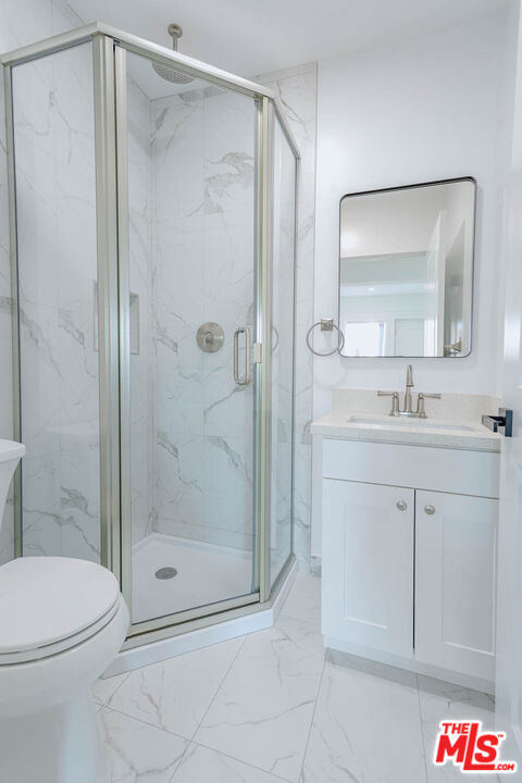 321 Lincoln Avenue, Glendale CA: https://media.crmls.org/mediaz/3f01f0c9-61d1-48f0-b484-0baed0a93b35.jpg