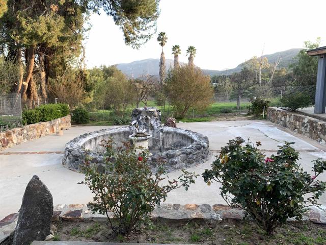 9109 Huntley Road, Fallbrook CA: https://media.crmls.org/mediaz/3f020a8a-aa02-4bd2-bc62-b870714d42ba.jpg