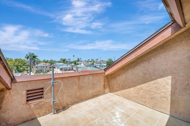 465 Fourth Ave, Chula Vista CA: https://media.crmls.org/mediaz/3f027580-21c3-4039-b970-11284cc25f28.jpg