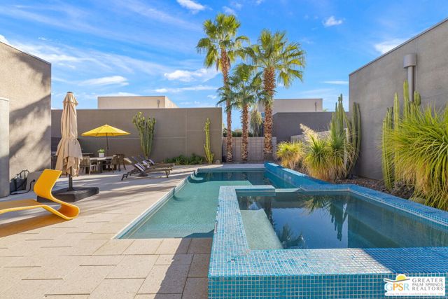 1065 Dane Drive, Palm Springs CA: https://media.crmls.org/mediaz/3f0523dd-690c-49b4-a42c-225203173090.jpg