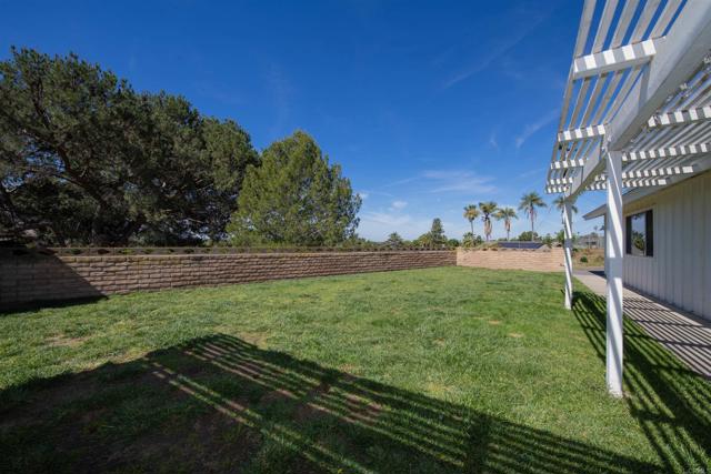 Detail Gallery Image 3 of 40 For 500 Beaumont Dr, Vista,  CA 92084 - 4 Beds | 3/1 Baths