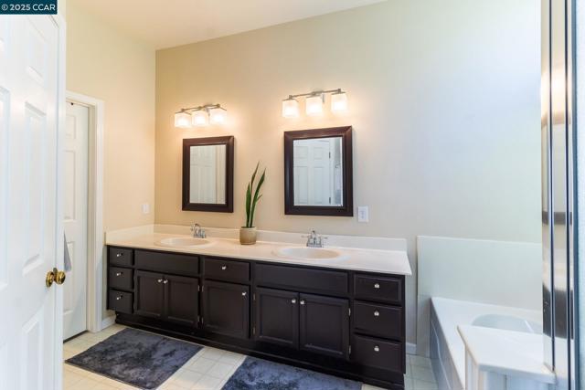 289 Crestview Ave, Martinez CA: https://media.crmls.org/mediaz/3f055650-d403-43bd-a8b3-f016790355bd.jpg