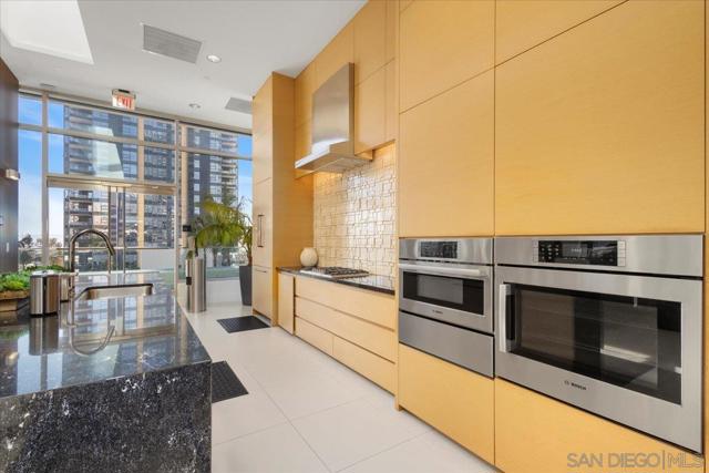 1388 Kettner Blvd, San Diego CA: https://media.crmls.org/mediaz/3f057a41-a9cb-4a67-9f8e-85dd8157b737.jpg