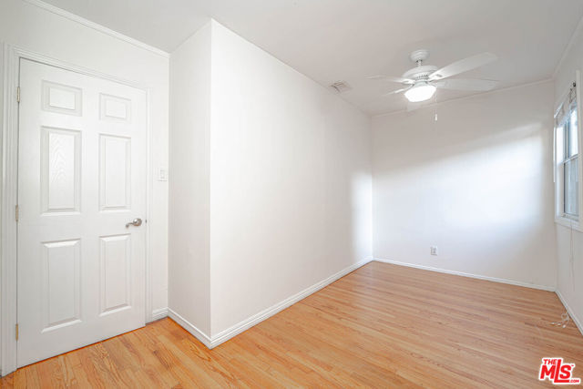 5353 Don Pio Drive, Woodland Hills CA: https://media.crmls.org/mediaz/3f05e4e8-3b2a-4764-8b3b-bd6426b91bd7.jpg