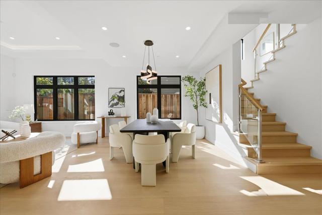 852 La Para Avenue, Palo Alto CA: https://media.crmls.org/mediaz/3f06369a-dec1-4e7b-b8e3-9be2254f2f57.jpg