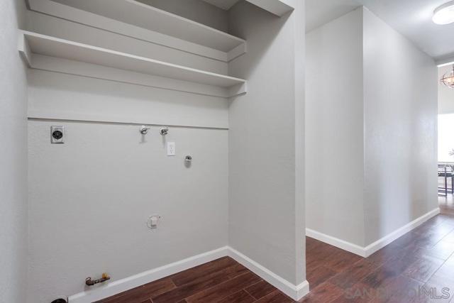 950 Funquest Dr, Fallbrook CA: https://media.crmls.org/mediaz/3f0663cc-f02b-4e77-9cc4-073ed9342b75.jpg