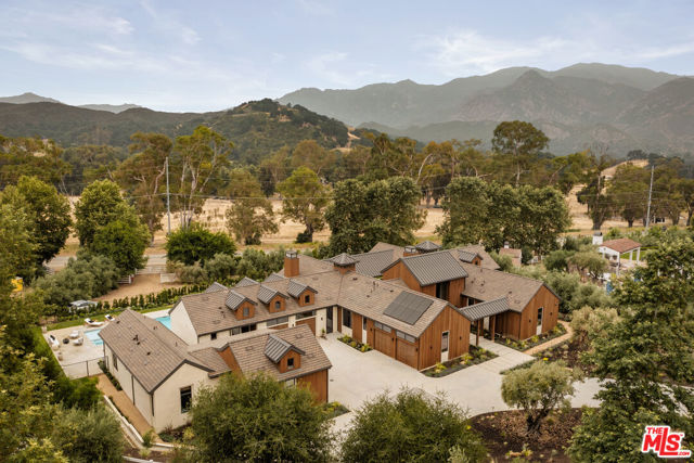 26719 Mulholland Highway, Calabasas CA: https://media.crmls.org/mediaz/3f067018-a6a9-4f56-878b-a7951b2de775.jpg