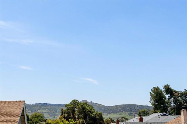 13554 Del Marino Avenue, Poway CA: https://media.crmls.org/mediaz/3f06c767-ce55-408b-af40-f06071eef3b0.jpg
