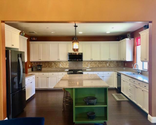 1168 Duomo Way, Manteca CA: https://media.crmls.org/mediaz/3f073b37-3793-43eb-9d12-f87b528869d8.jpg