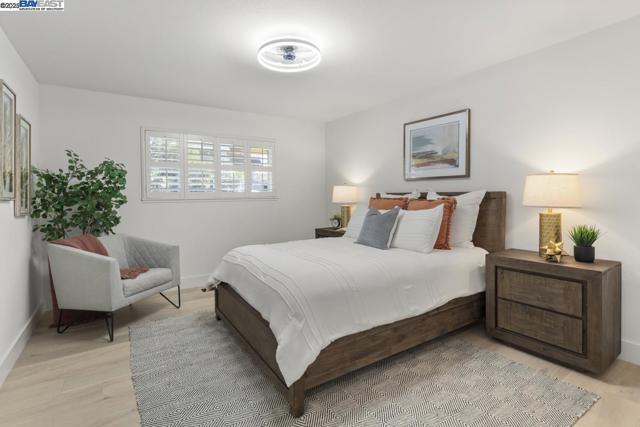10336 Greenview Dr, Oakland CA: https://media.crmls.org/mediaz/3f0777cd-f6ab-4368-b927-271353735c57.jpg