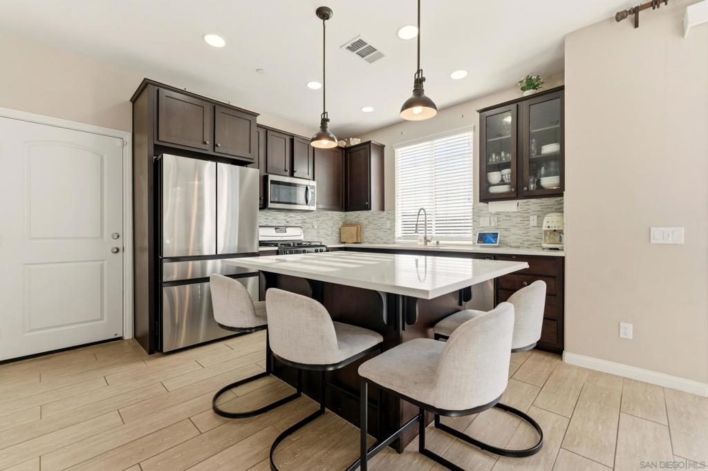 MLS #250045028SD image #10