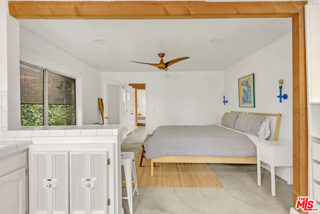 718 Vernon Avenue, Venice CA: https://media.crmls.org/mediaz/3f085ca4-08f0-4c46-84d0-71f4eea15dad.jpg