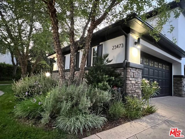 23473 Palm Drive, Calabasas CA: https://media.crmls.org/mediaz/3f089ac1-03d6-463c-aa05-1f54e3515477.jpg